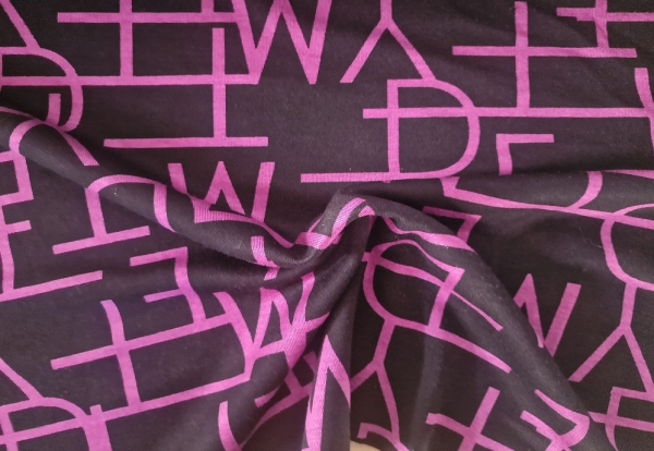 Jacquard Strickstoff Buchstaben, pink/schwarz